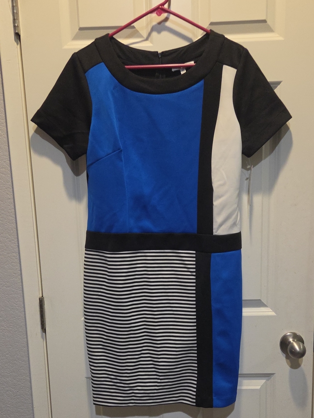 Sandra DARREN Colorblocked Blue, Black & White Sheath Dress
